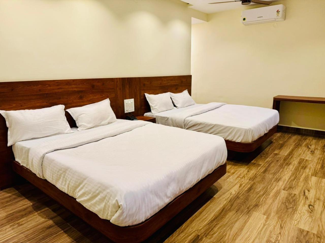 S K Legacy Hotel Mysore Exterior foto