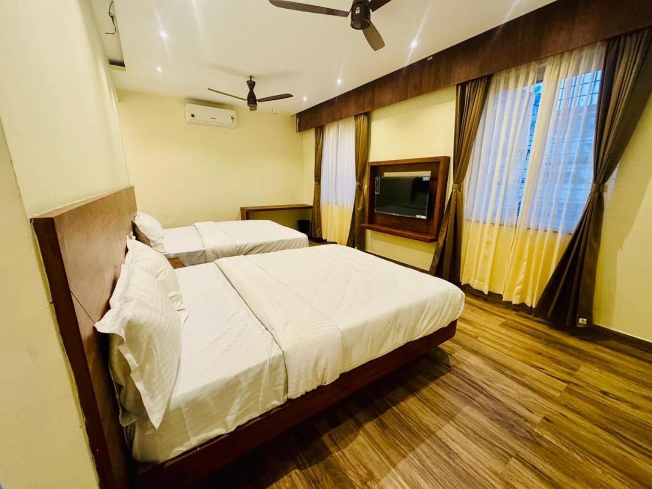 S K Legacy Hotel Mysore Exterior foto